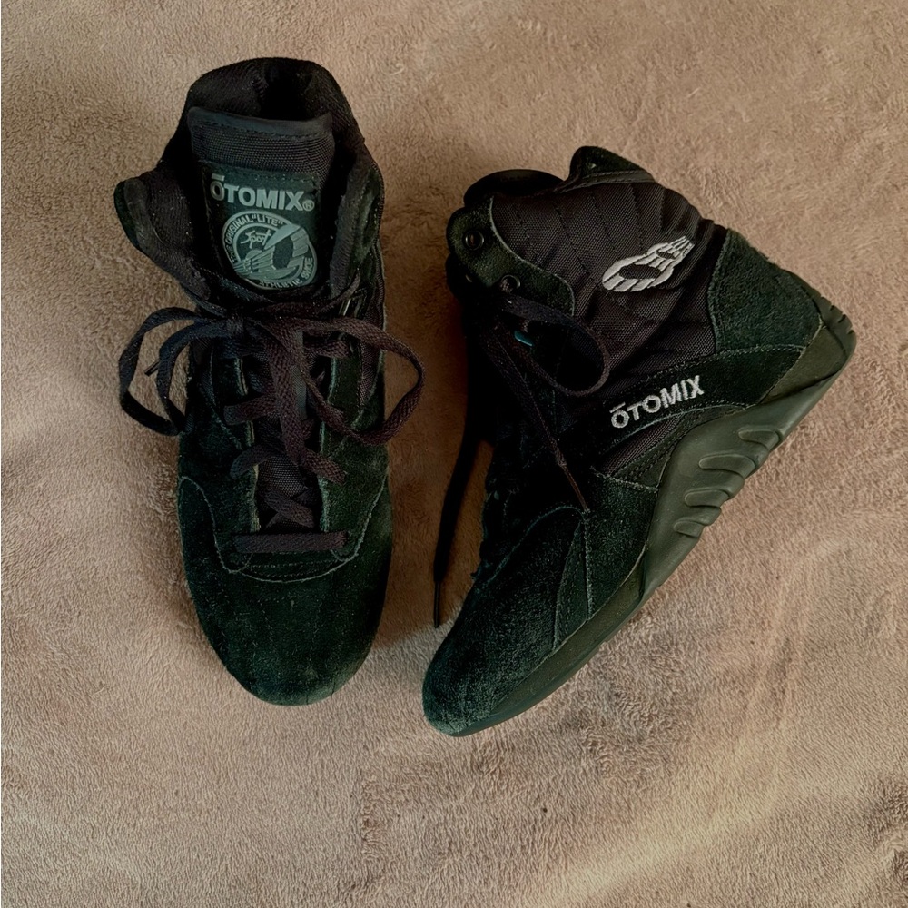 Weight lifting/ wrestling shoes
